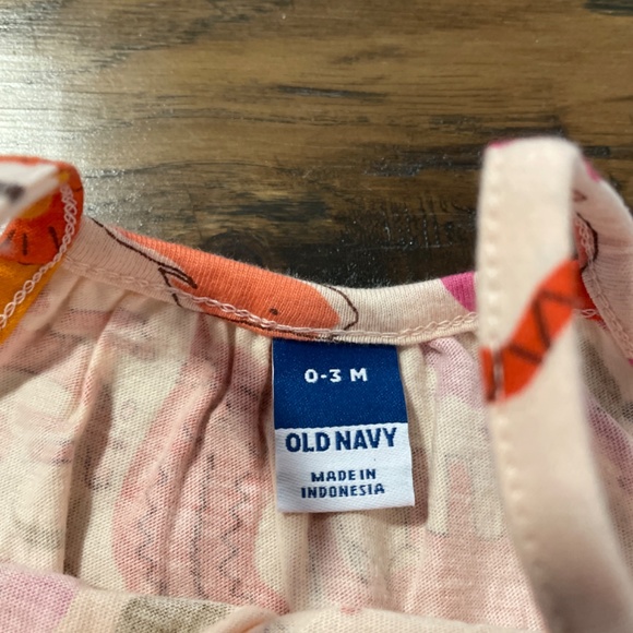 New Old Navy romper zoo animal print size 0-3 months - Picture 5 of 6